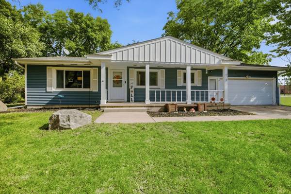 908 Brenda Lee DR, Saint Cloud, MN 56303
