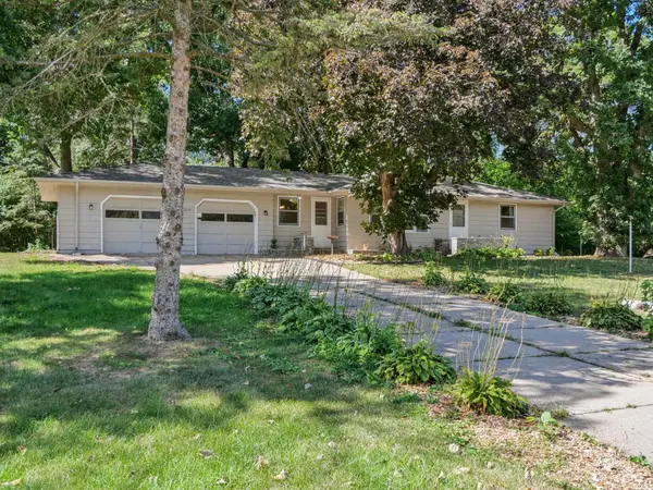 1225 Dunkirk LN N, Plymouth, MN 55447
