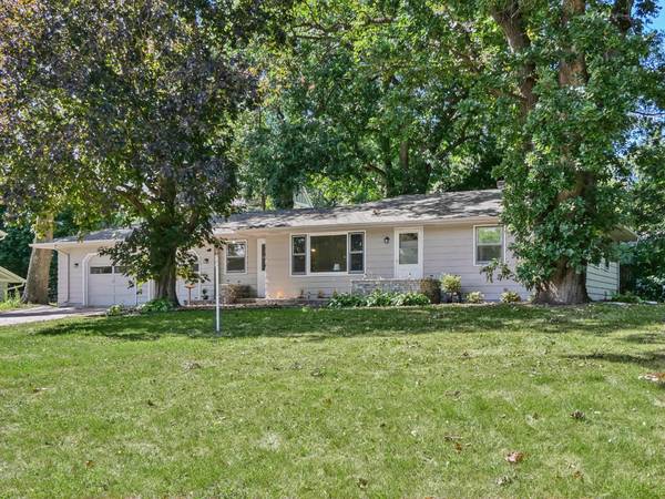 1225 Dunkirk LN N, Plymouth, MN 55447