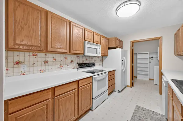 670 Monn AVE, Vadnais Heights, MN 55127