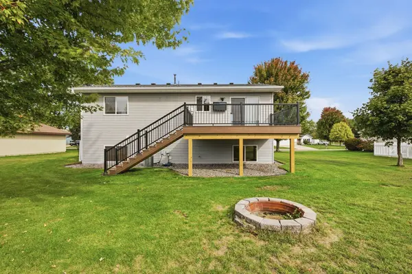 1104 E Able ST, Saint Joseph, MN 56374