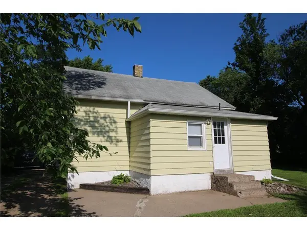 302 6th ST NW, Little Falls, MN 56345