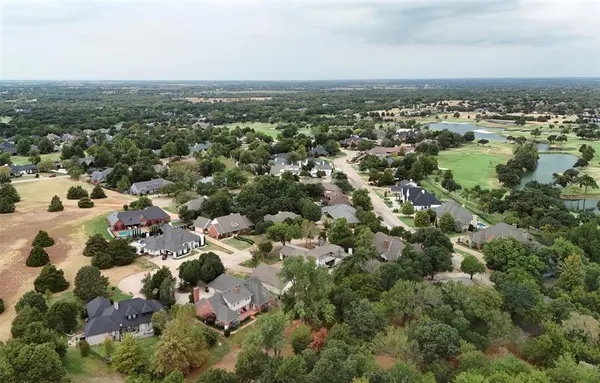 6004 Muirfield DR, Edmond, OK 73025