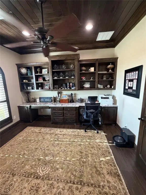 909 NW Thornbury DR, Lawton, OK 73505