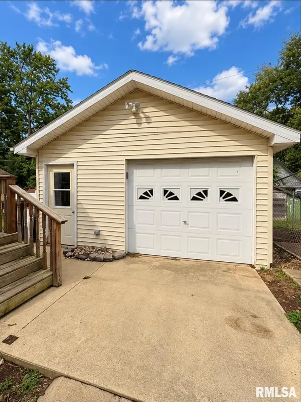 213 BELSLEY ST, South Pekin, IL 61563