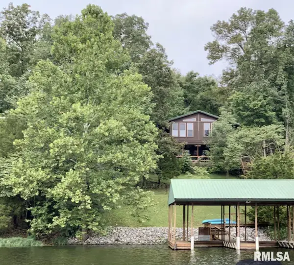 725 LAKESHORE Drive South, Goreville, IL 62939