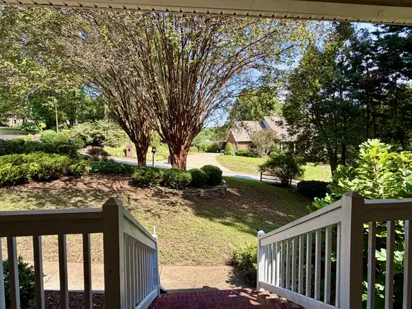 2915 Kensington St, Athens, TN 37303