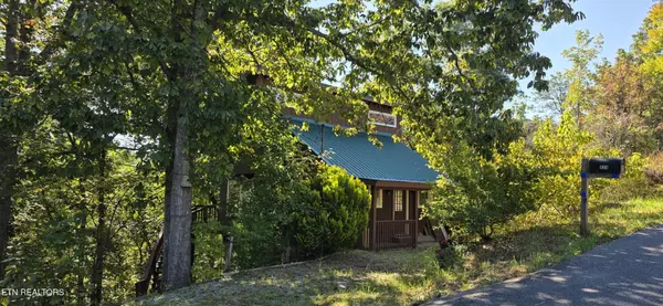 829 W Gold Dust Drive, Pigeon Forge, TN 37863