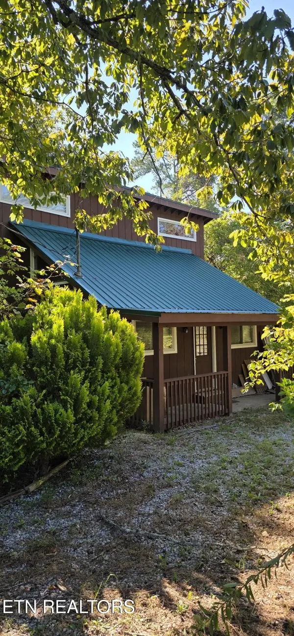 829 W Gold Dust Drive, Pigeon Forge, TN 37863