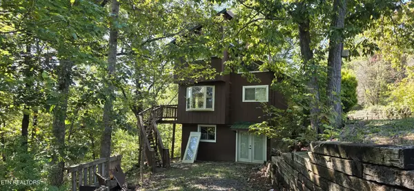 829 W Gold Dust Drive, Pigeon Forge, TN 37863
