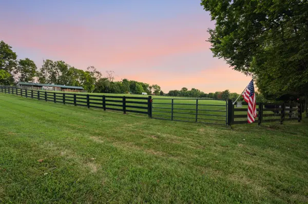 4220 Little Pond Ln, Thompsons Station, TN 37179