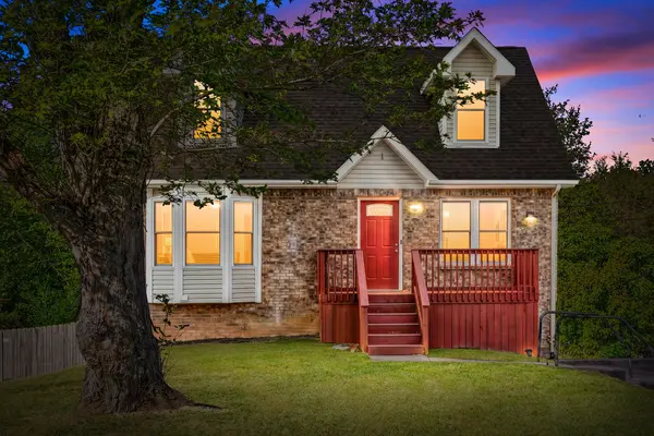 706 Green Valley Ct, Clarksville, TN 37042