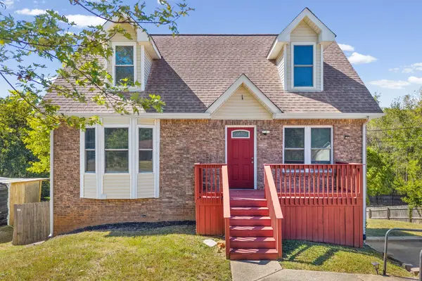 706 Green Valley Ct, Clarksville, TN 37042