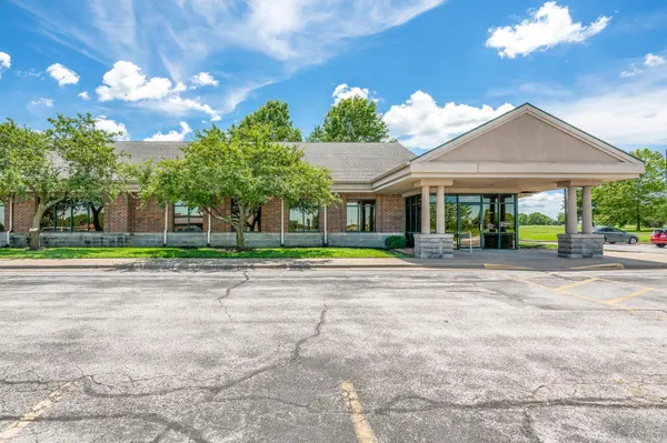 820 S Illinois AVE, Republic, MO 65738