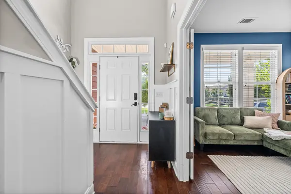 18 Kelvyn ST, Greer, SC 29651