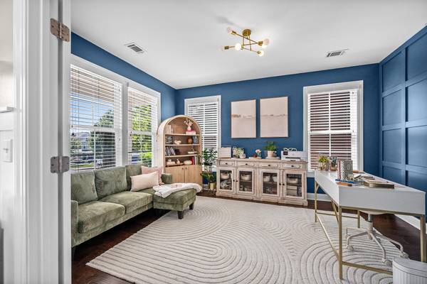 18 Kelvyn ST, Greer, SC 29651