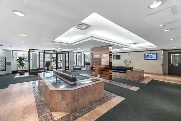1 Rowntree RD #611, Toronto W10, ON M9V 5G7