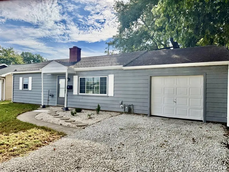 1440 Ladd AVE, Wood River, IL 62095