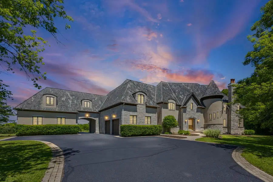 594-A N Plum Tree RD, Barrington, IL 60010