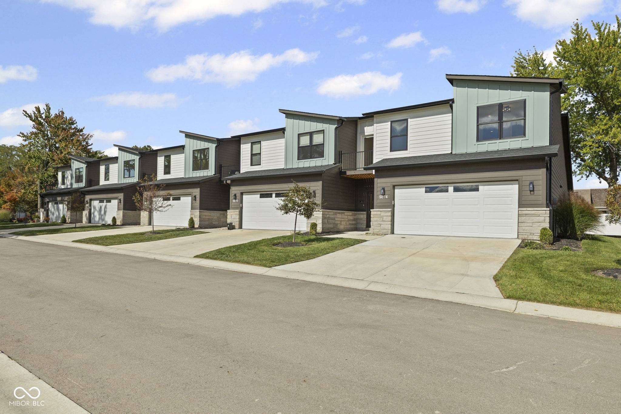 5892 Harbour Town DR, Noblesville, IN 46062