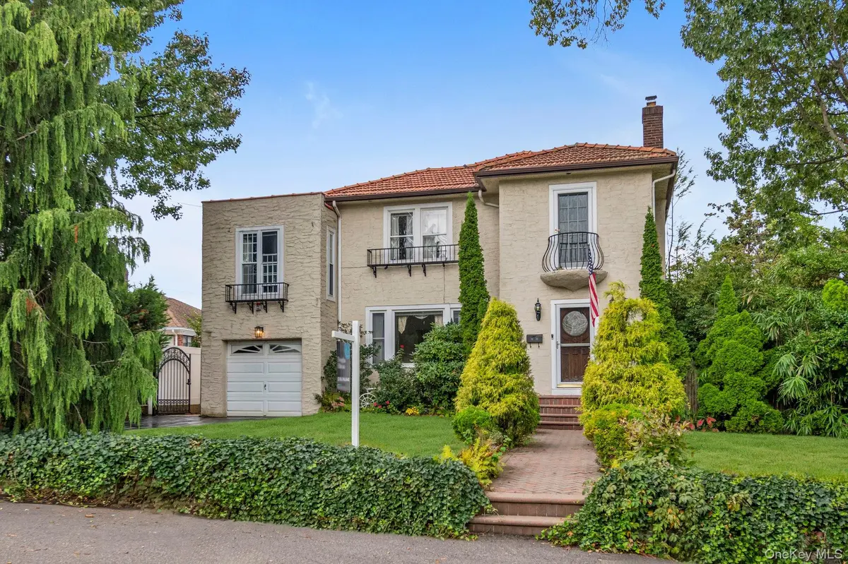 14-84 164 ST, Beechhurst, NY 11357