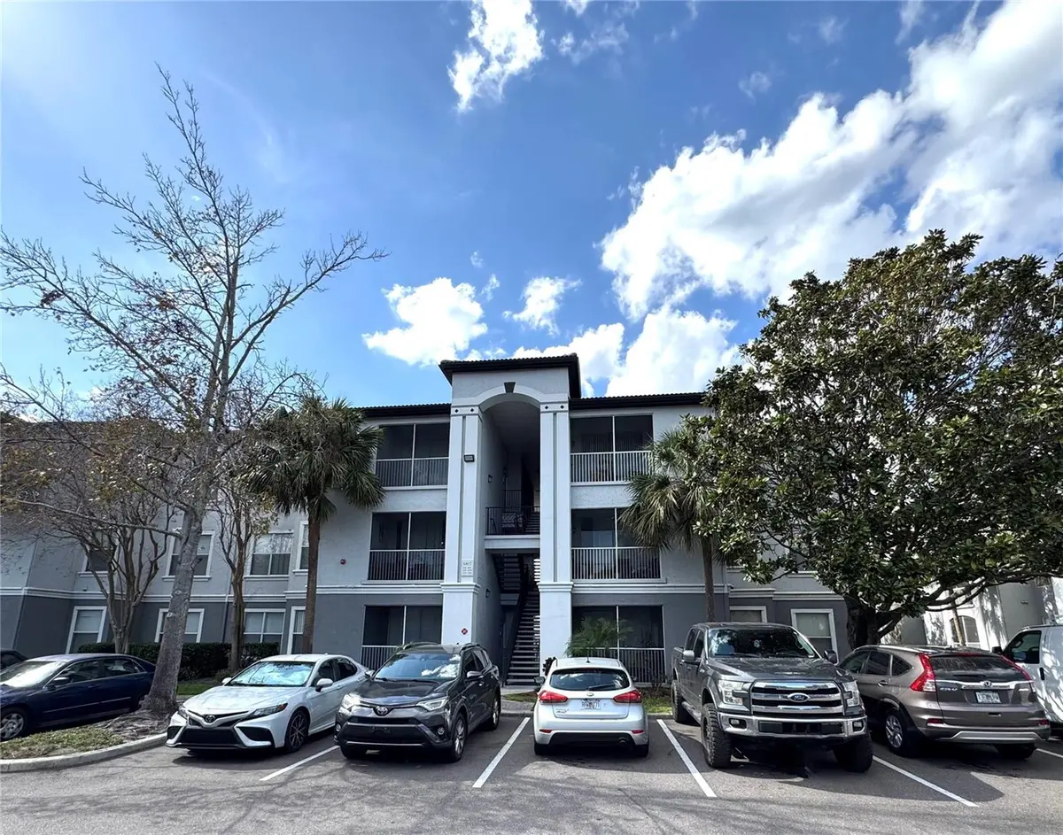 5817 LEGACY CRESCENT PL #302, Riverview, FL 33578
