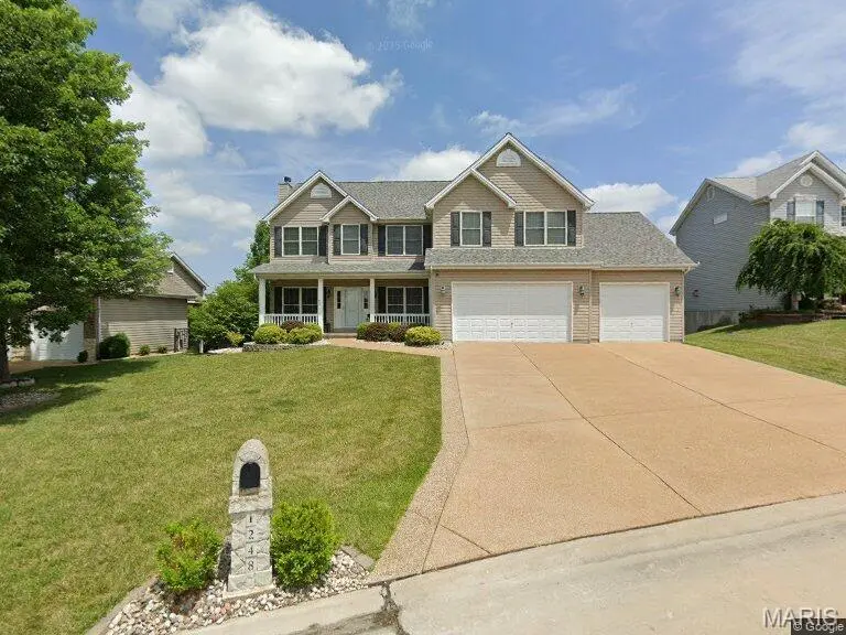 1248 Twinleaf CIR, St Peters, MO 63376
