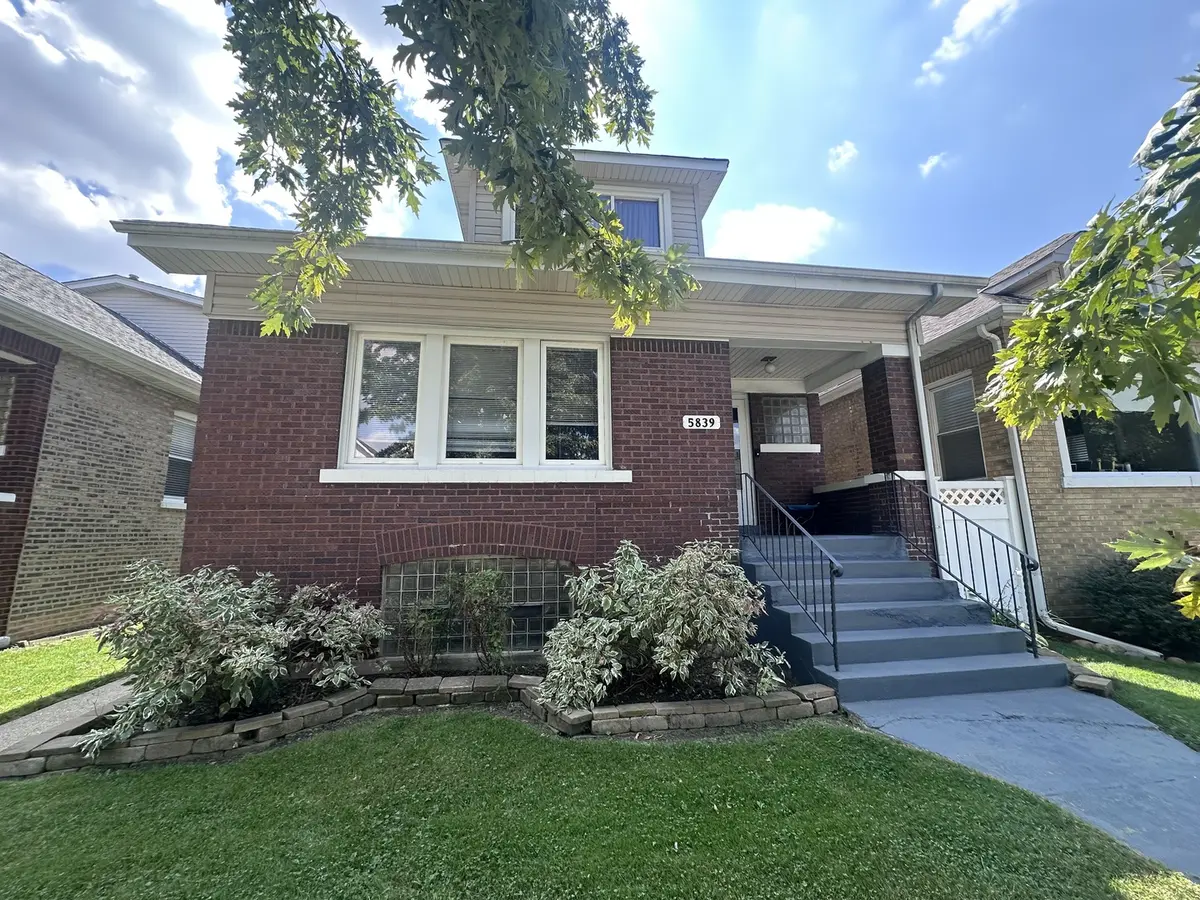 5839 W Eastwood AVE, Chicago, IL 60630