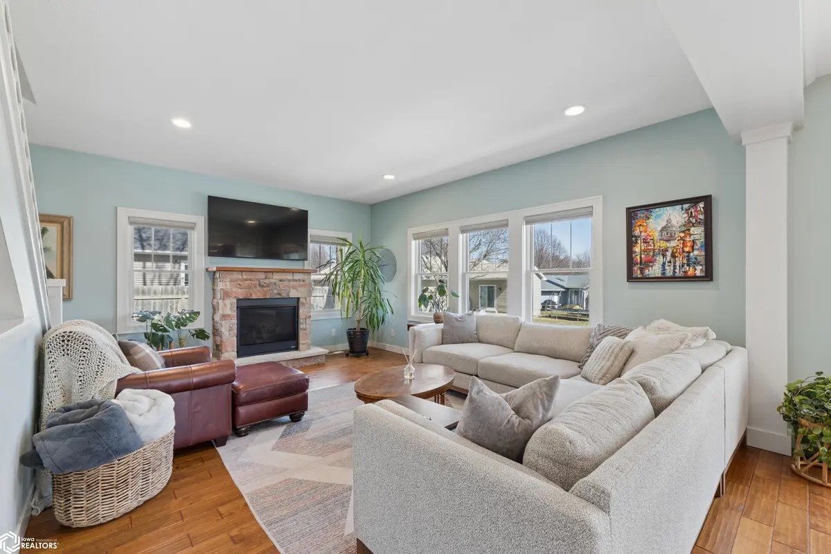 3518 N Shore DR, Clear Lake, IA 50428