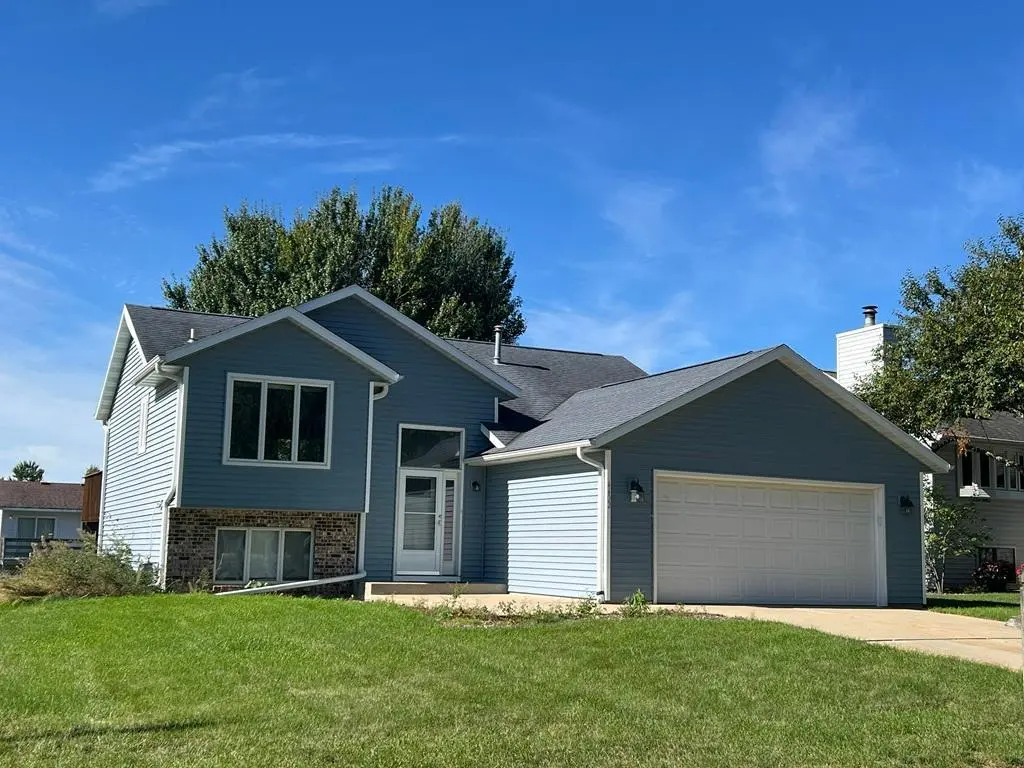 4402 Cambridge LN NW, Rochester, MN 55901