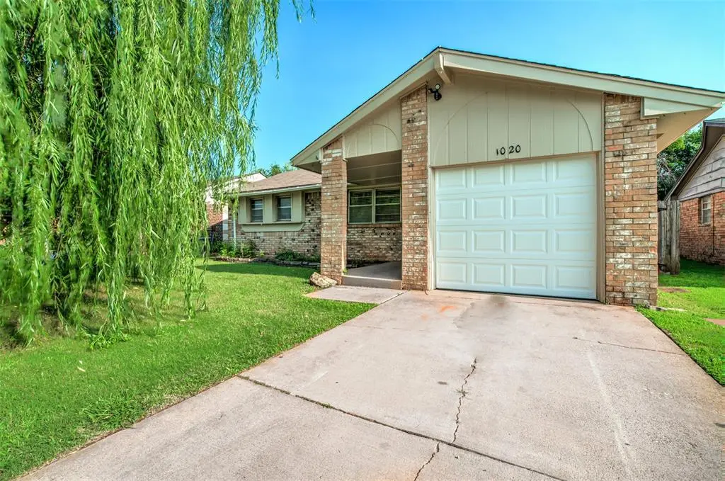 1020 NW 20th, Moore, OK 73160