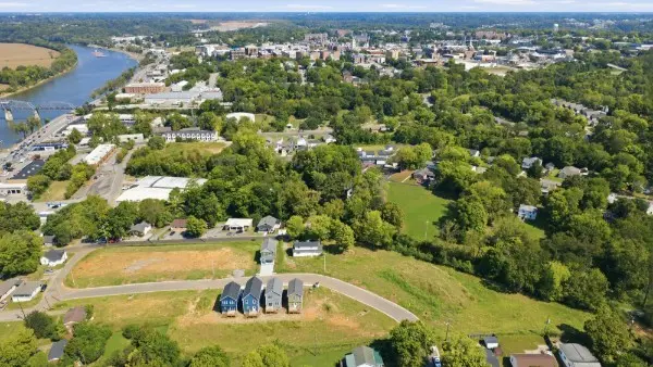 31 Dixon Dr, Clarksville, TN 37040