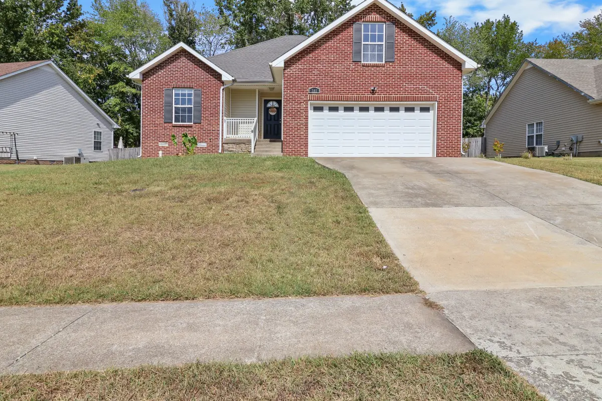 341 Woodtrace Dr, Clarksville, TN 37042
