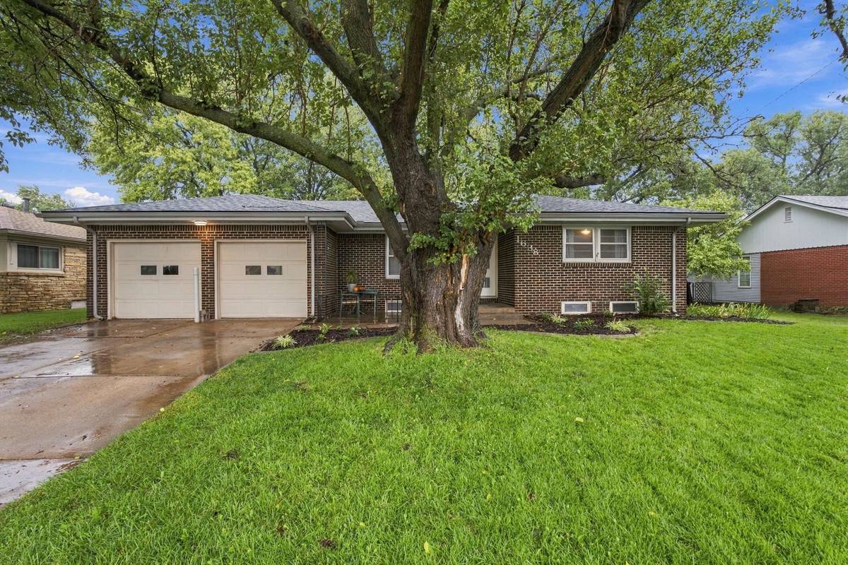 1638 N Meridian Ave, Wichita, KS 67203