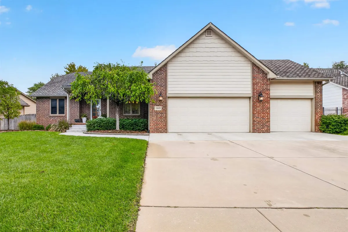 12621 E Edgewood Drive, Wichita, KS 67206