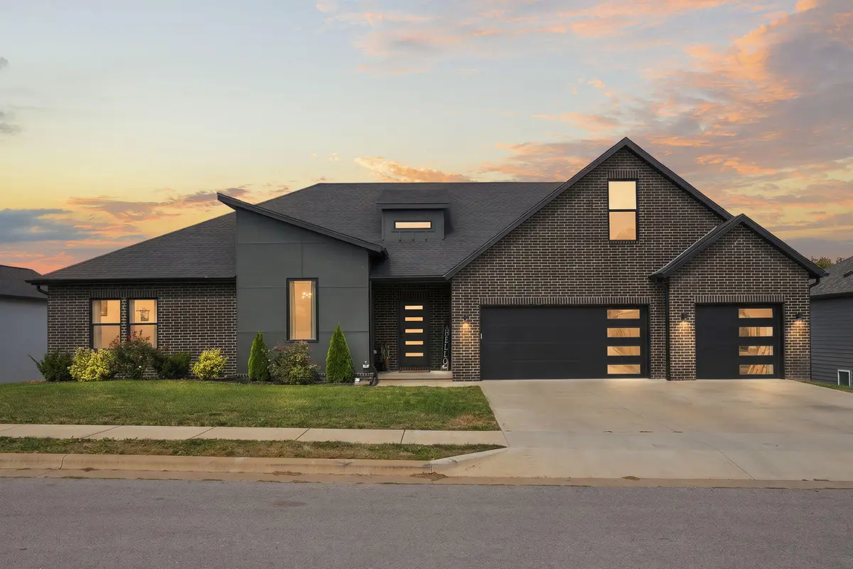 1505 E Silo Ridge DR, Ozark, MO 65721