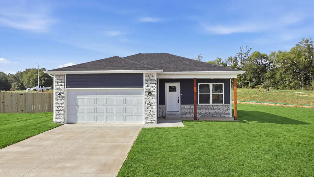 5250 W Crestmere DR, Springfield, MO 65802
