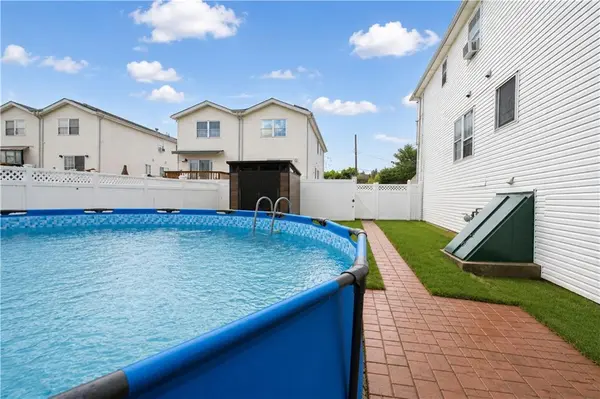 39 Gloria CT, Staten  Island, NY 10302