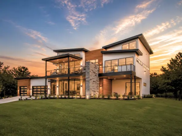 207 Kites Ct, Horseshoe Bay, TX 78657