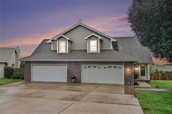 513 Cape Cod CT, Smithville, MO 64089