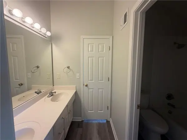 7825 W 143rd PL, Overland Park, KS 66223