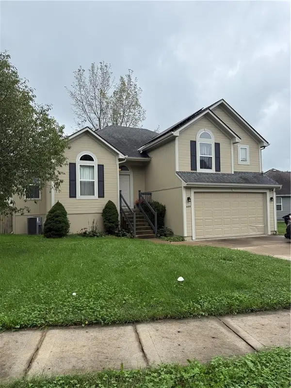609 S Kisner CIR, Independence, MO 64056