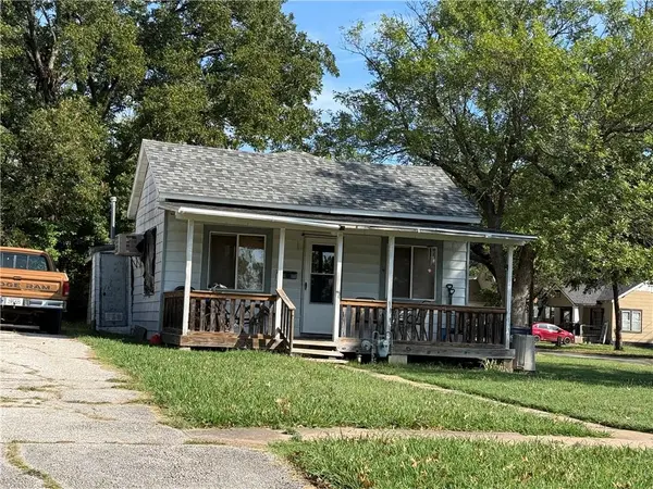 1000 Locust ST, Independence, KS 67301