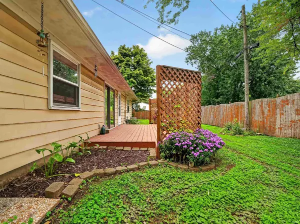 2215 Bryant CT, Fort Wayne, IN 46819-1621