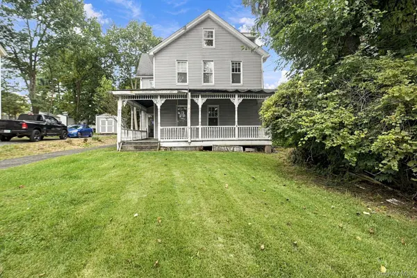 10 Hudson TER, Marlboro, NY 12542