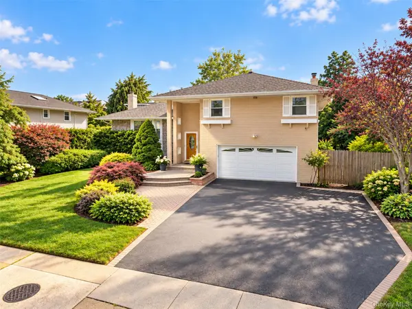 68 Hazelwood DR, Jericho, NY 11753