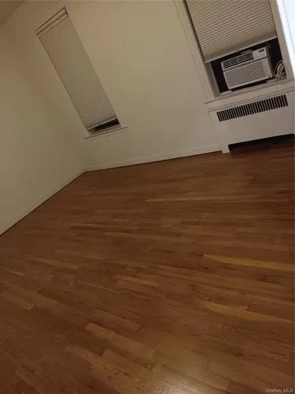 40-45 201 ST, Bayside, NY 11361