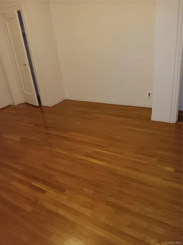 40-45 201 ST, Bayside, NY 11361