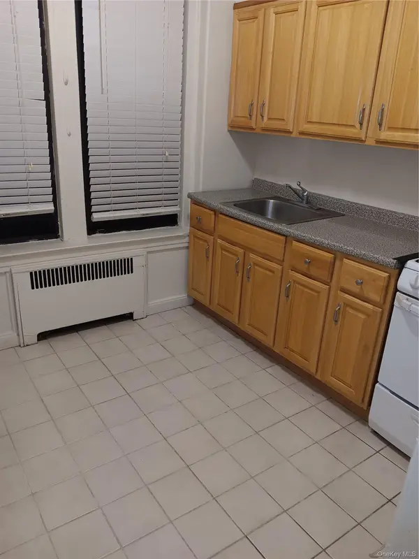 40-45 201 ST, Bayside, NY 11361