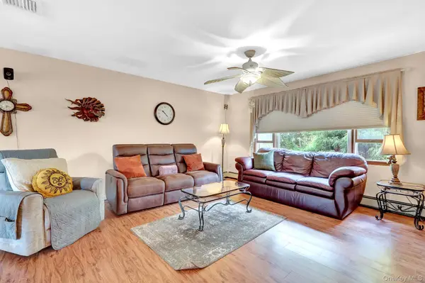 208 Raider ST, West Babylon, NY 11704